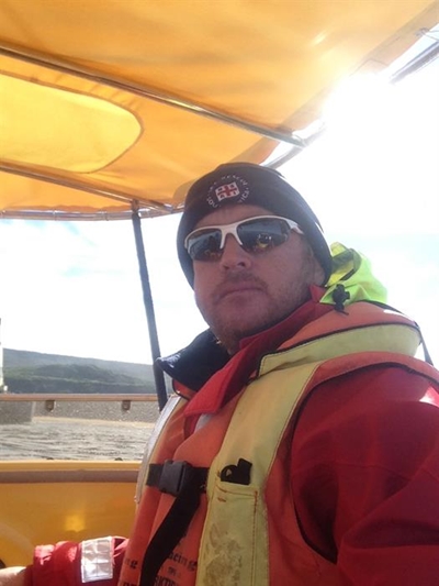 Ocean hero waves Knysna goodbye